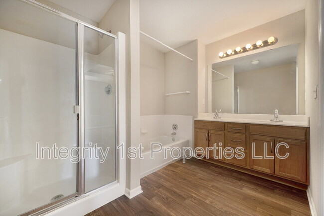 Building Photo - 5931 NW 90th Terrace