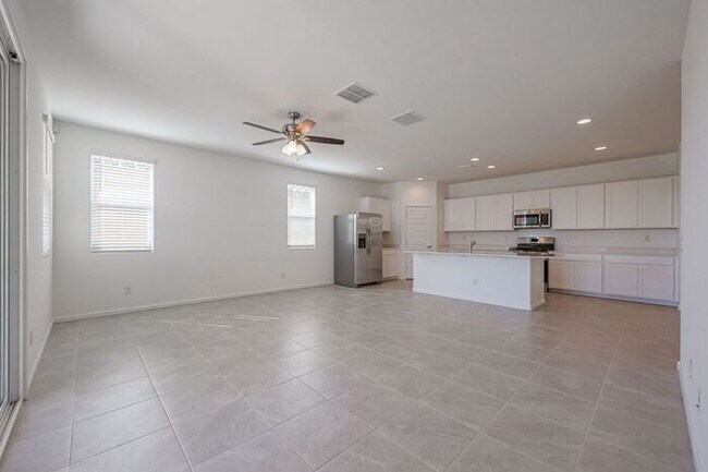 Building Photo - Alamar Living, 4 Bed, 3 Bath Rental!