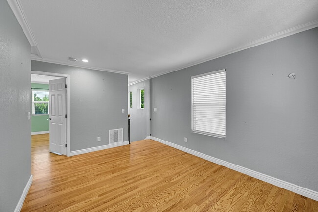 Building Photo - $2,925.00 - 3 Beds, 2.5 Baths Single Famil...