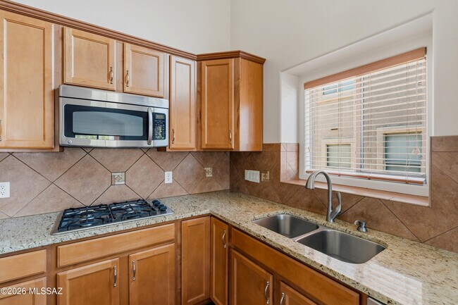 Building Photo - 677 W Pizzicato Ln
