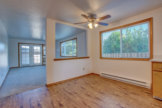 Building Photo - Columbia Vista Apartments