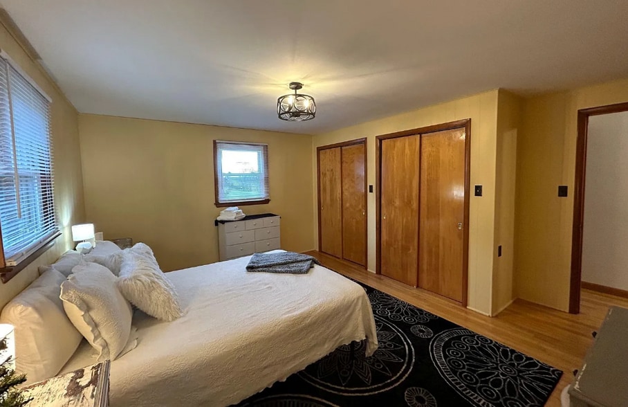 Building Photo - 11 Milton Ln