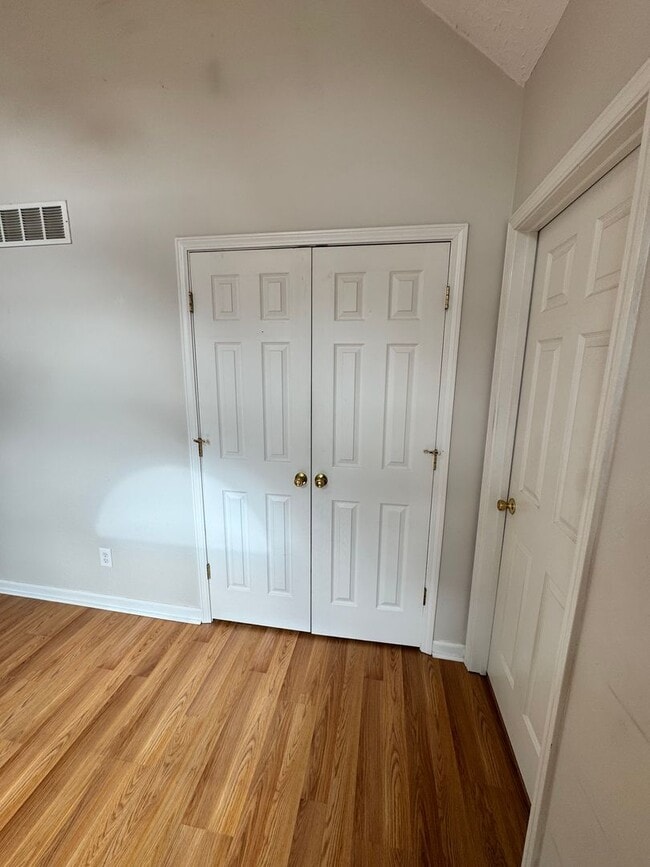 Building Photo - Comfortable 2-Bed, 2-Bath Home