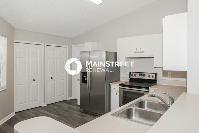 Building Photo - 3 Bedroom Pet-Friendly Home in MELBOURNE, FL with Main Street Renewal