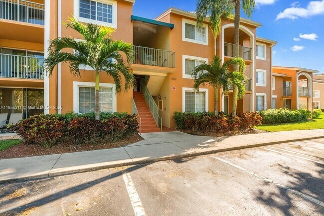 Primary Photo - 1150 Wildwood Lakes Blvd