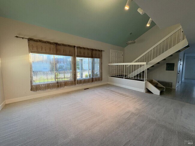 Building Photo - 5705 Davis Cir