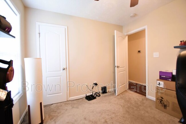 Building Photo - 214 Cross Creek Dr