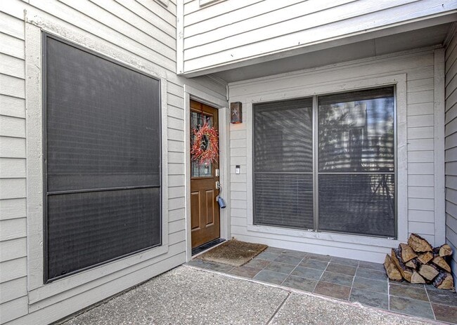 Building Photo - 177 World of Tennis Sq