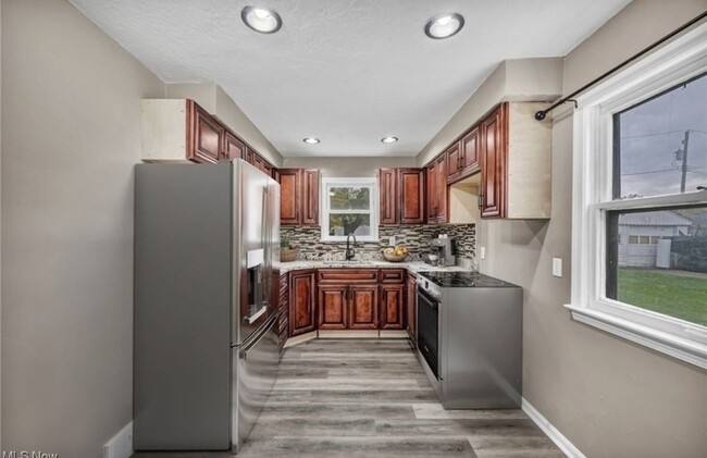 Building Photo - 24630 Alberton Rd