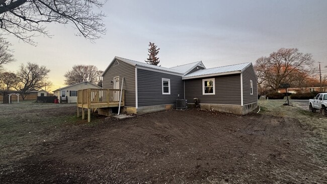 Building Photo - 126 Connector Rd