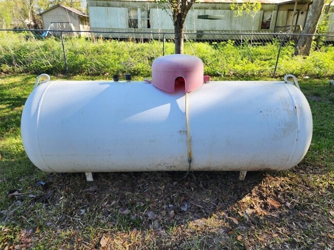 Building Photo - 17118 Choctaw Dr