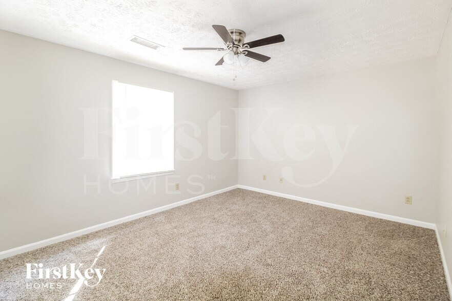 Building Photo - 600 River Oak Loop