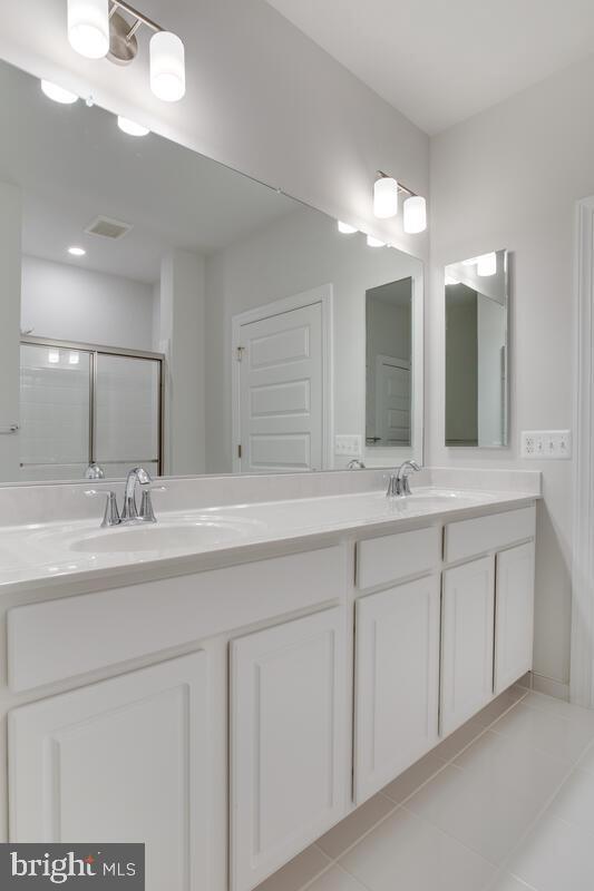 Building Photo - 6308 Savannah Dr
