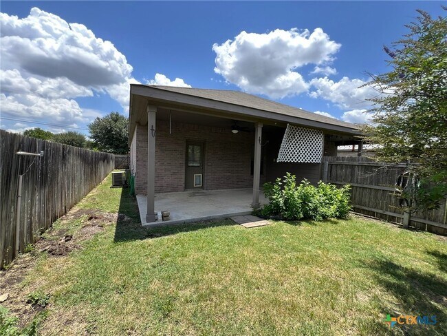 Building Photo - 271 Rosalie Dr