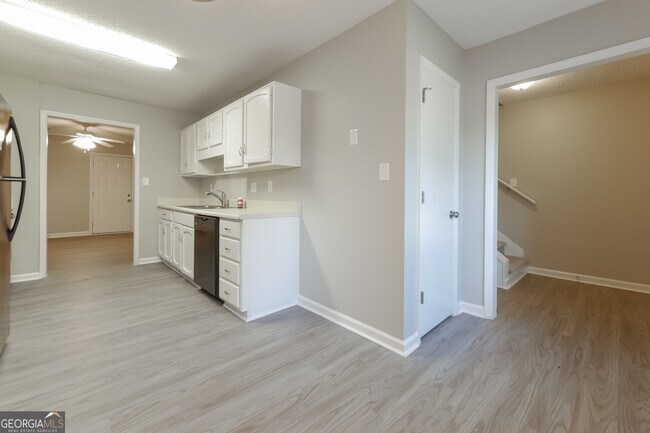Building Photo - 8071 Creekstone Way
