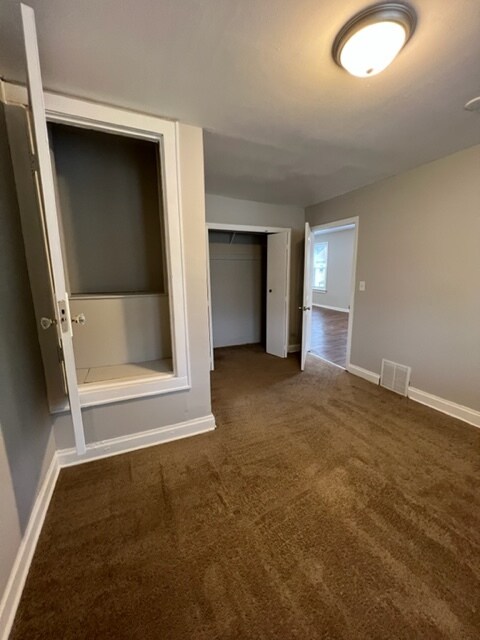 Building Photo - 350 E Hinman Ave