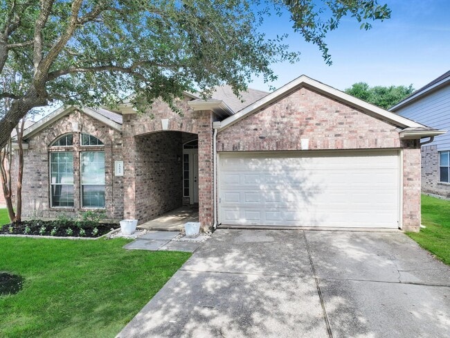 Building Photo - 14626 Gervaise Dr