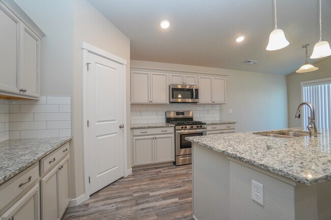 Building Photo - 3067 N Greengate Wy
