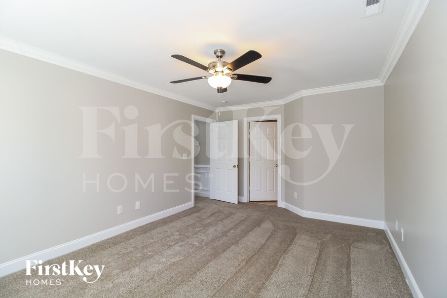 Building Photo - 909 Woodview Ridge Trail