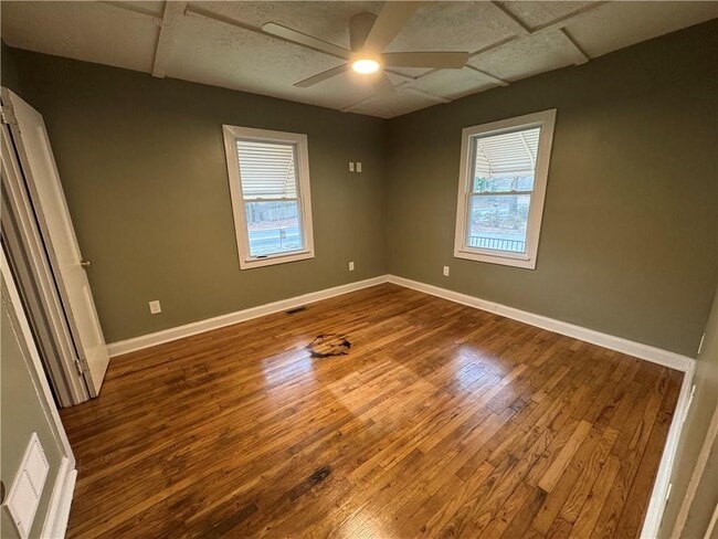 Building Photo - 649 Valley Brook Rd