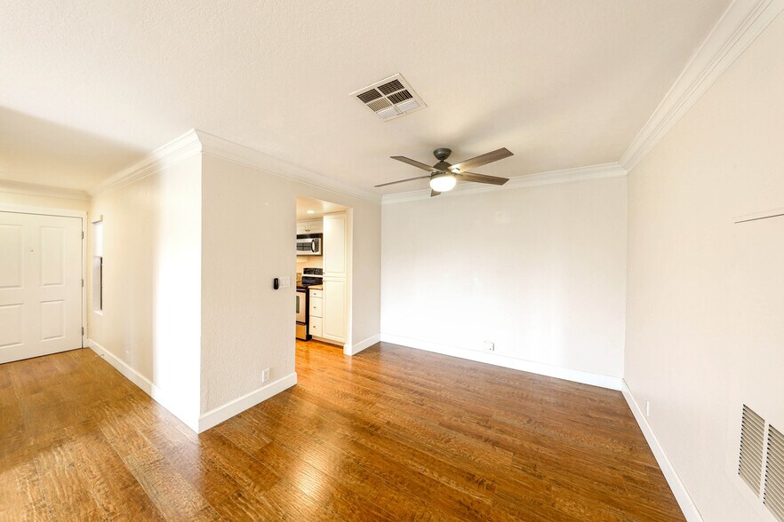 Dining Area - 25601 Indian Hill Ln