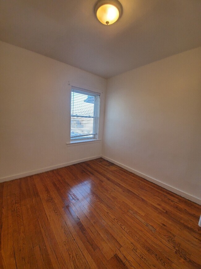 Building Photo - 3303 W Potomac Ave
