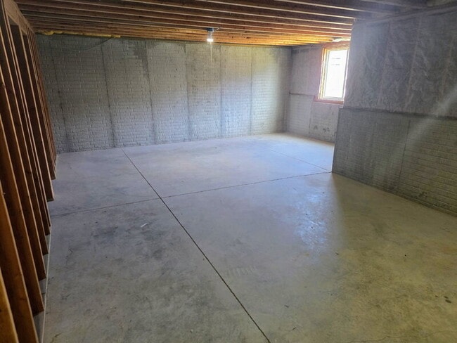 Building Photo - 2215 NW Bayberry Ln