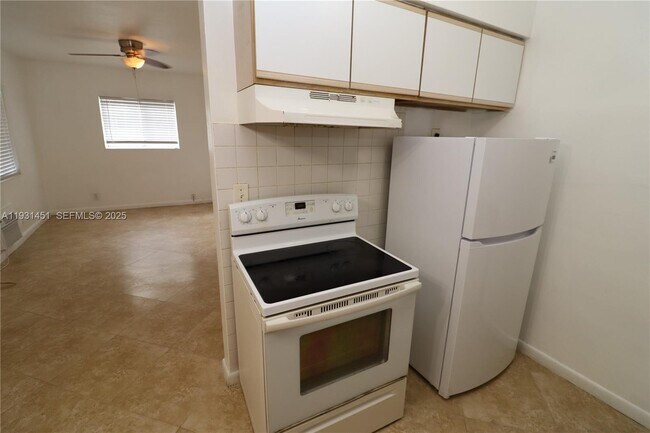 Building Photo - 1708 N 16th Ave