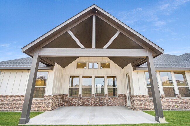 Building Photo - 1176 Paradise Pkwy