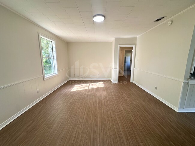 Building Photo - 5207 Azalea Cir S