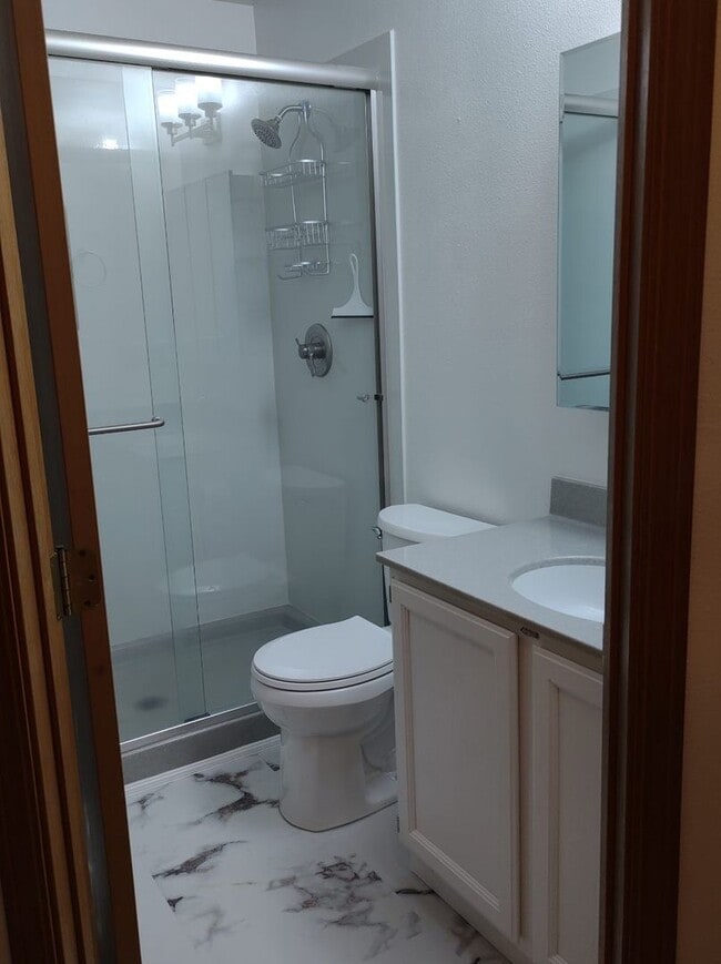 Building Photo - 3 bedroom home in Convenient Silverdale Location!