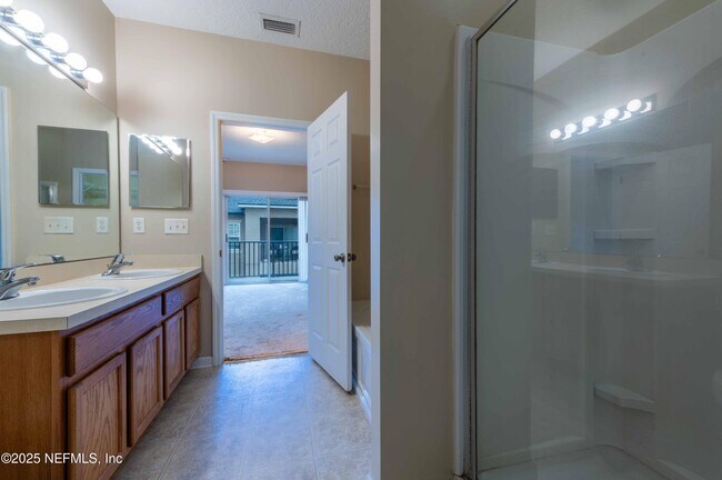 Building Photo - 12301 Kernan Forest Blvd