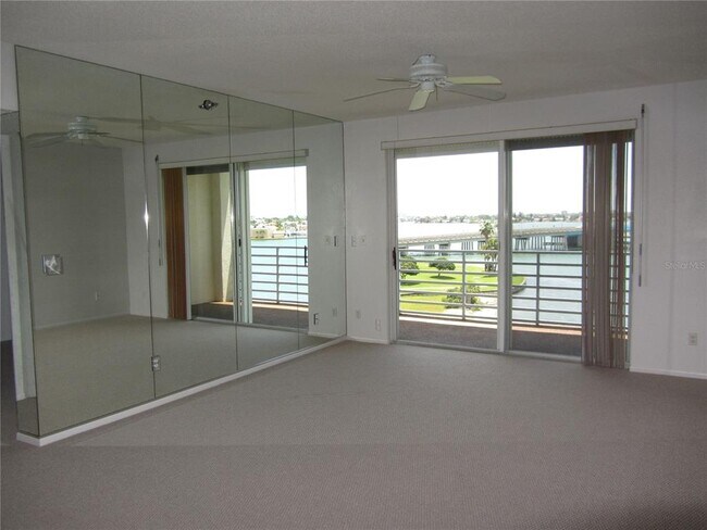 Building Photo - 7882 Sailboat Key Blvd S