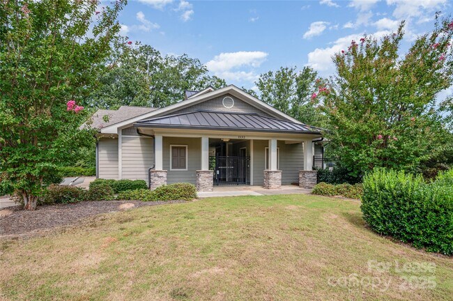 Building Photo - 1361 Rainier Dr