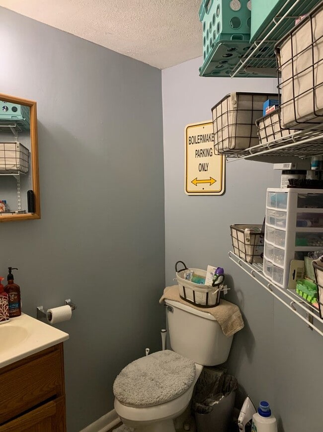 Building Photo - 120 Asher St