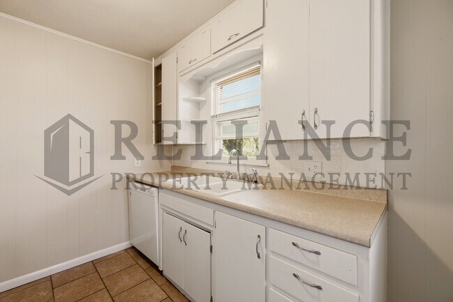 Building Photo - 1843 S Pattie St