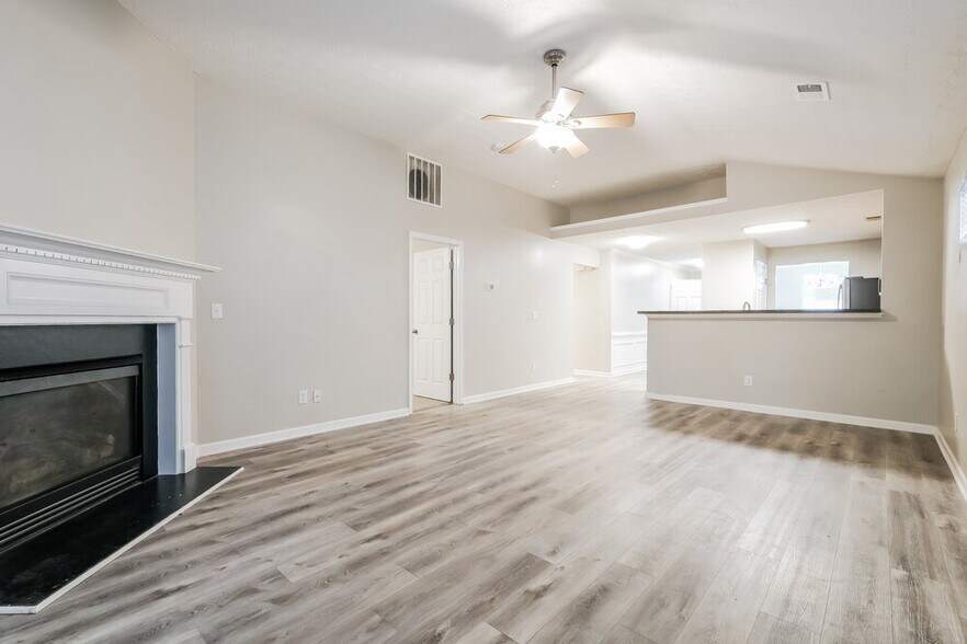 Building Photo - 79 Topaz Dr