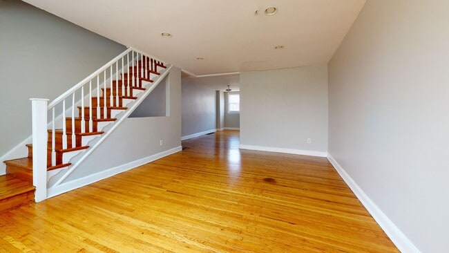 Building Photo - Charming Modern 3 Bedroom w/ Washer & Dryer & Optional 4th Bedroom in Basement | Overbrook