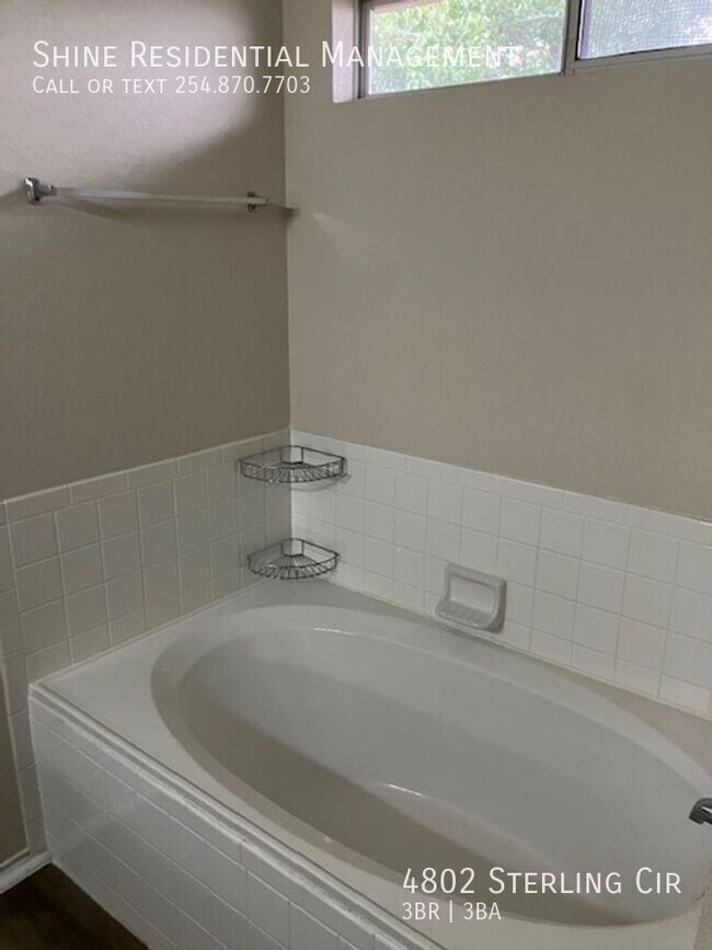Building Photo - 4802 Sterling Cir