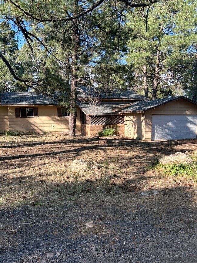 Building Photo - 3886 Canyon Loop