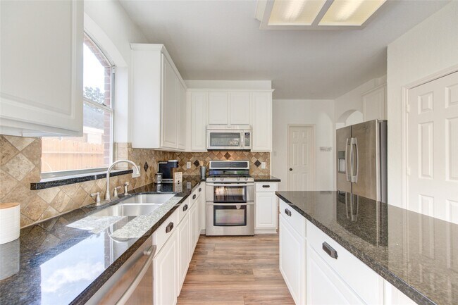 Building Photo - 6119 Rachels Ct