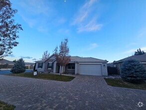 Building Photo - Gated Community 3 bedroom home