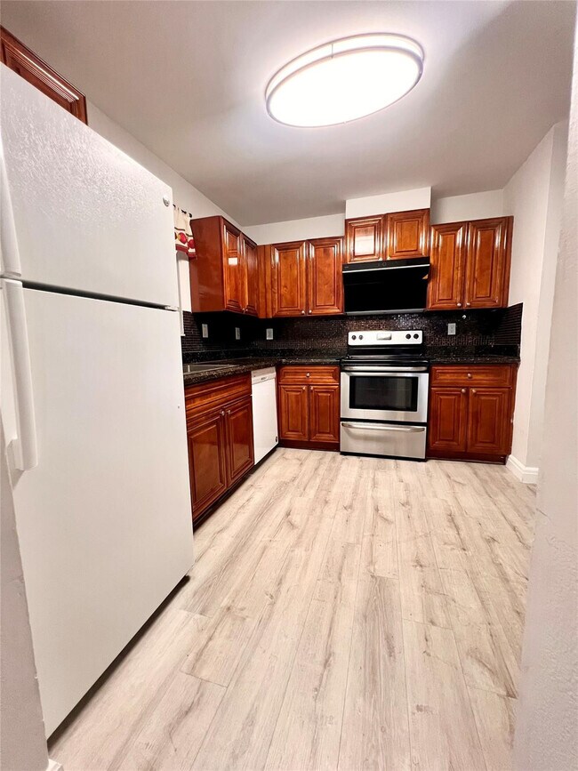 Building Photo - 12269 Royal Palm Blvd