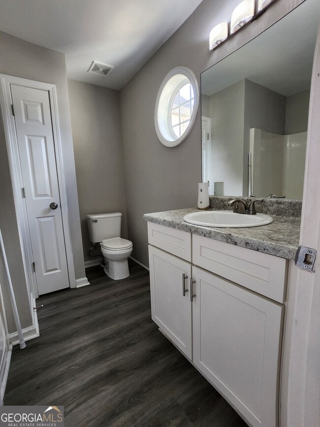 Building Photo - 285 Brookview Dr