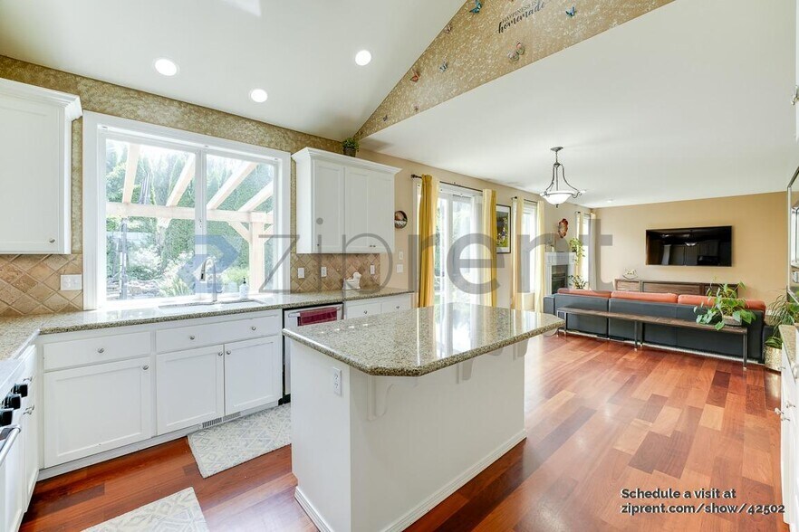 Building Photo - 21622 Quiet Water Loop E