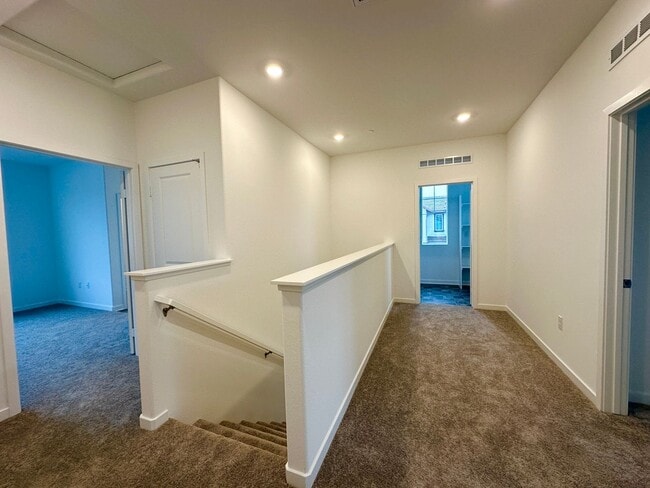 Building Photo - Brand-New Modern Home in Ontario – Solar Included!