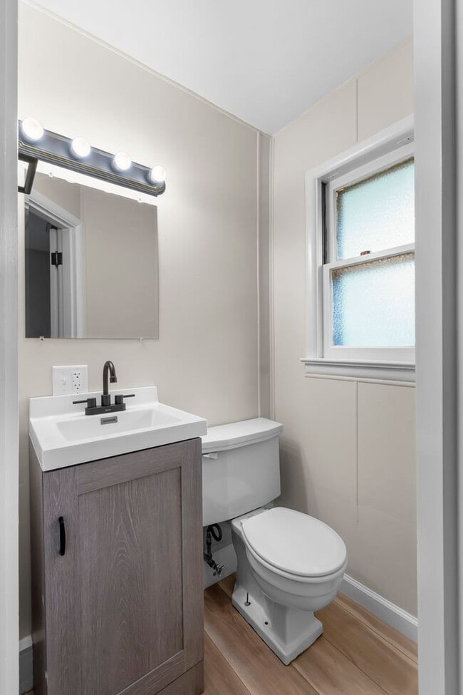 Building Photo - Charming Home in Jackson