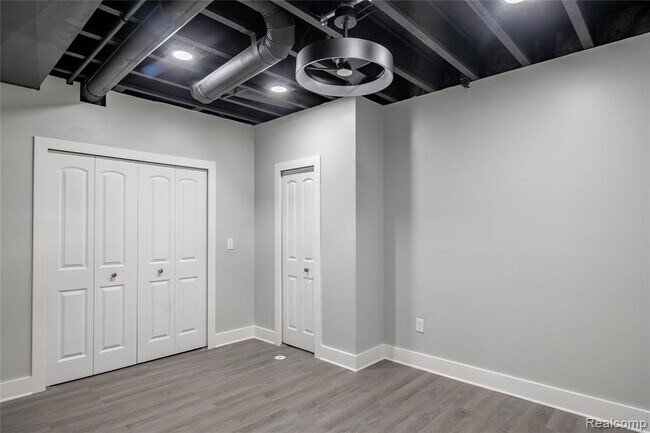 Building Photo - 24180 Liberty Hill Dr