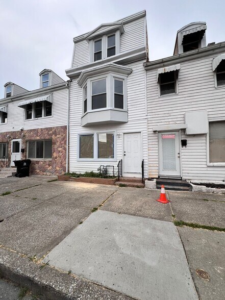 Primary Photo - 1720 N 6th St