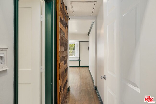 Building Photo - 22417 Dolorosa St